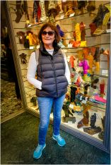 Barbara at one of her fasvourite shops in Firenze, The Martelli Glove Shop.